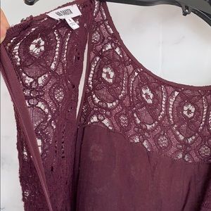 BB DAKOTA LACE MAROON DRESS WITH PRETTY BACK